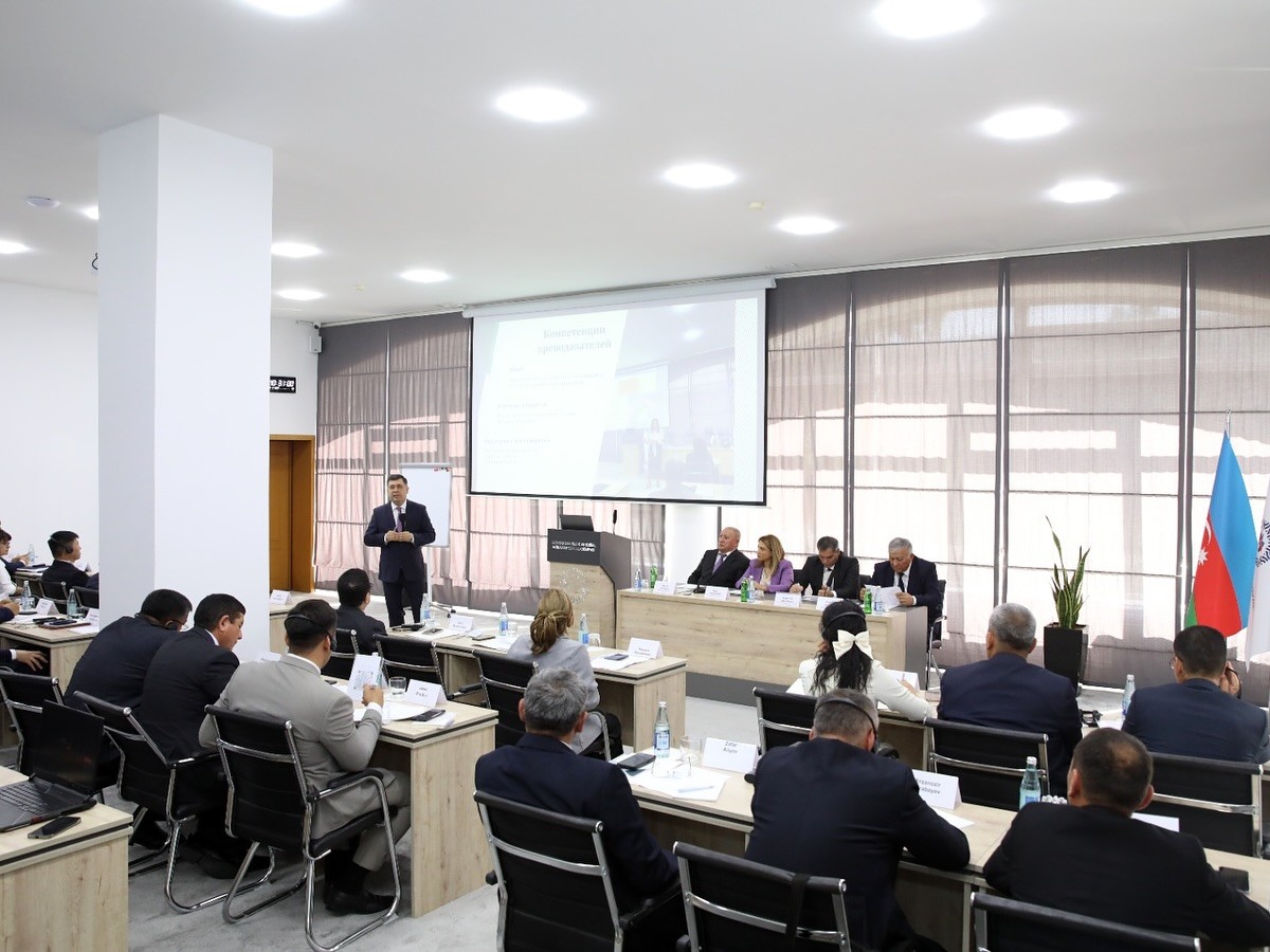 Özbəkistanlı nümayəndələr üçün AƏSMA-da təlim keçirilir - FOTOLAR