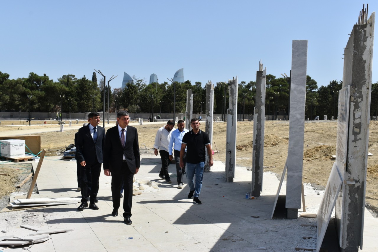Yasamalın icra başçısı İkinci Fəxri Xiyabanda aparılan işlərlə tanış olub - FOTOLAR