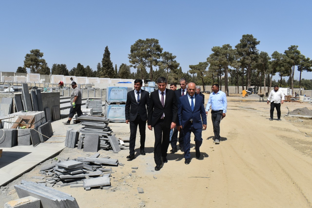 Yasamalın icra başçısı İkinci Fəxri Xiyabanda aparılan işlərlə tanış olub - FOTOLAR