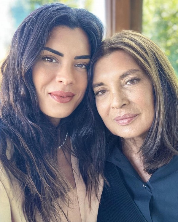 Serialda gəncliyini öz qızı canlandıracaq - FOTO