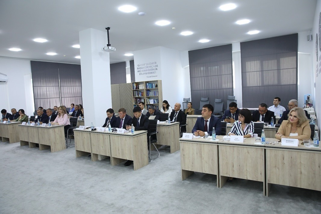 Özbəkistanlı nümayəndələr üçün AƏSMA-da keçirilən təlim başa çatdı - FOTOLAR