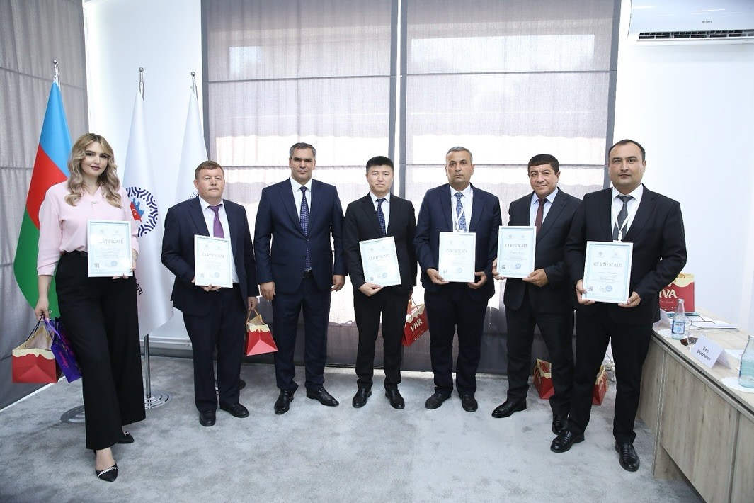 Özbəkistanlı nümayəndələr üçün AƏSMA-da keçirilən təlim başa çatdı - FOTOLAR