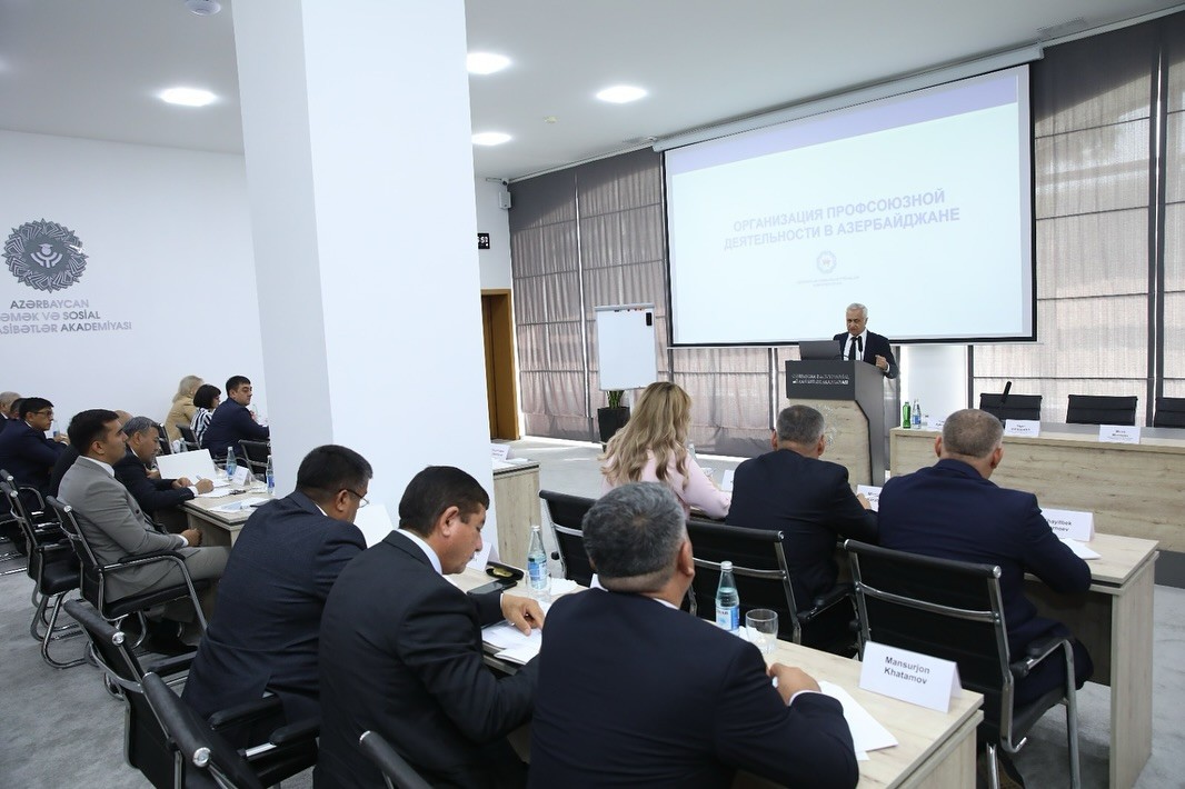 Özbəkistanlı nümayəndələr üçün AƏSMA-da keçirilən təlim başa çatdı - FOTOLAR