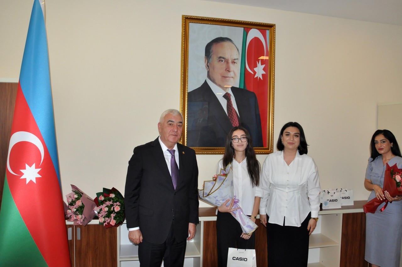 Pirallahı rayonunda məzunlarla görüş keçirildi - FOTOLAR