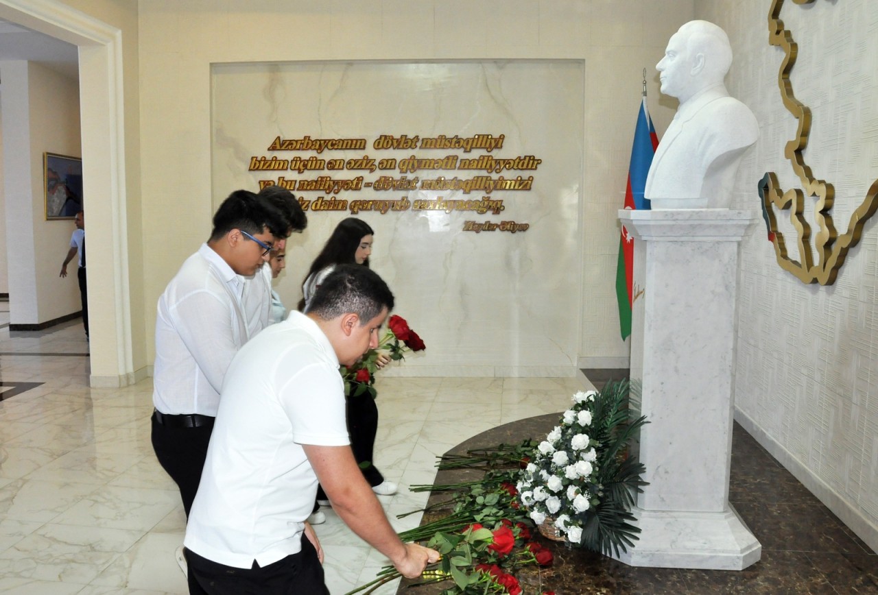 Pirallahı rayonunda məzunlarla görüş keçirildi - FOTOLAR