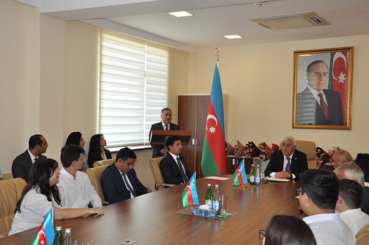 Pirallahı rayonunda məzunlarla görüş keçirildi - FOTOLAR