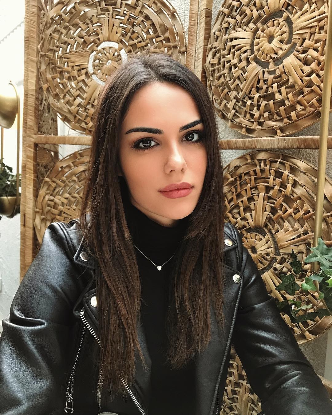 Murat bu aktrisa ilə eşq yaşayır - FOTOLAR