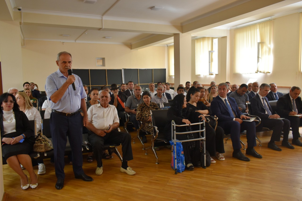 İcra başçısı Yasamal sakinləri ilə görüşdü - FOTOLAR