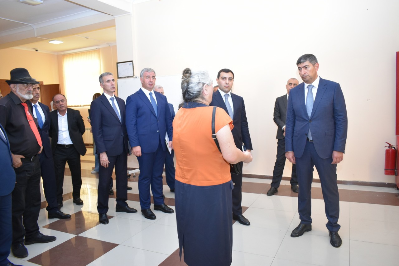 İcra başçısı Yasamal sakinləri ilə görüşdü - FOTOLAR