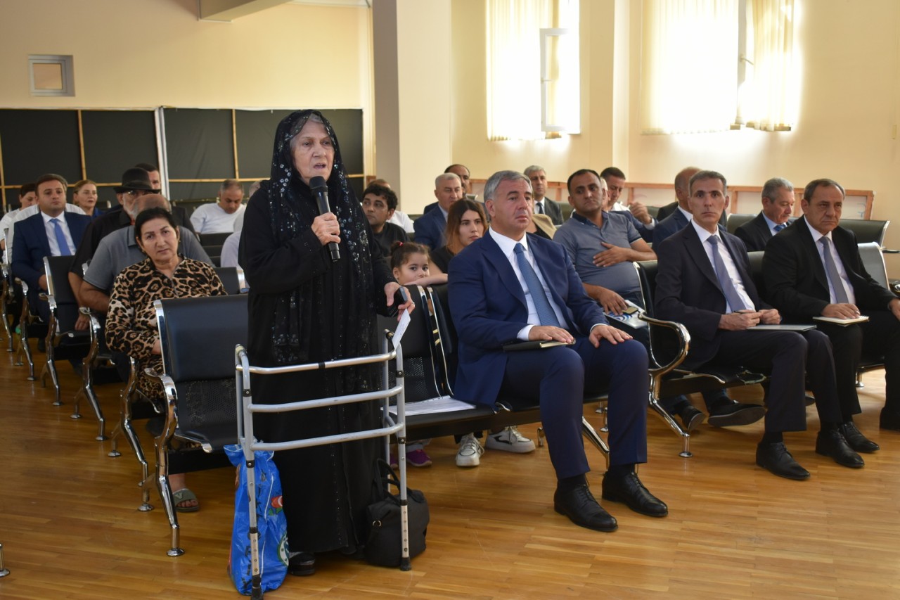 İcra başçısı Yasamal sakinləri ilə görüşdü - FOTOLAR