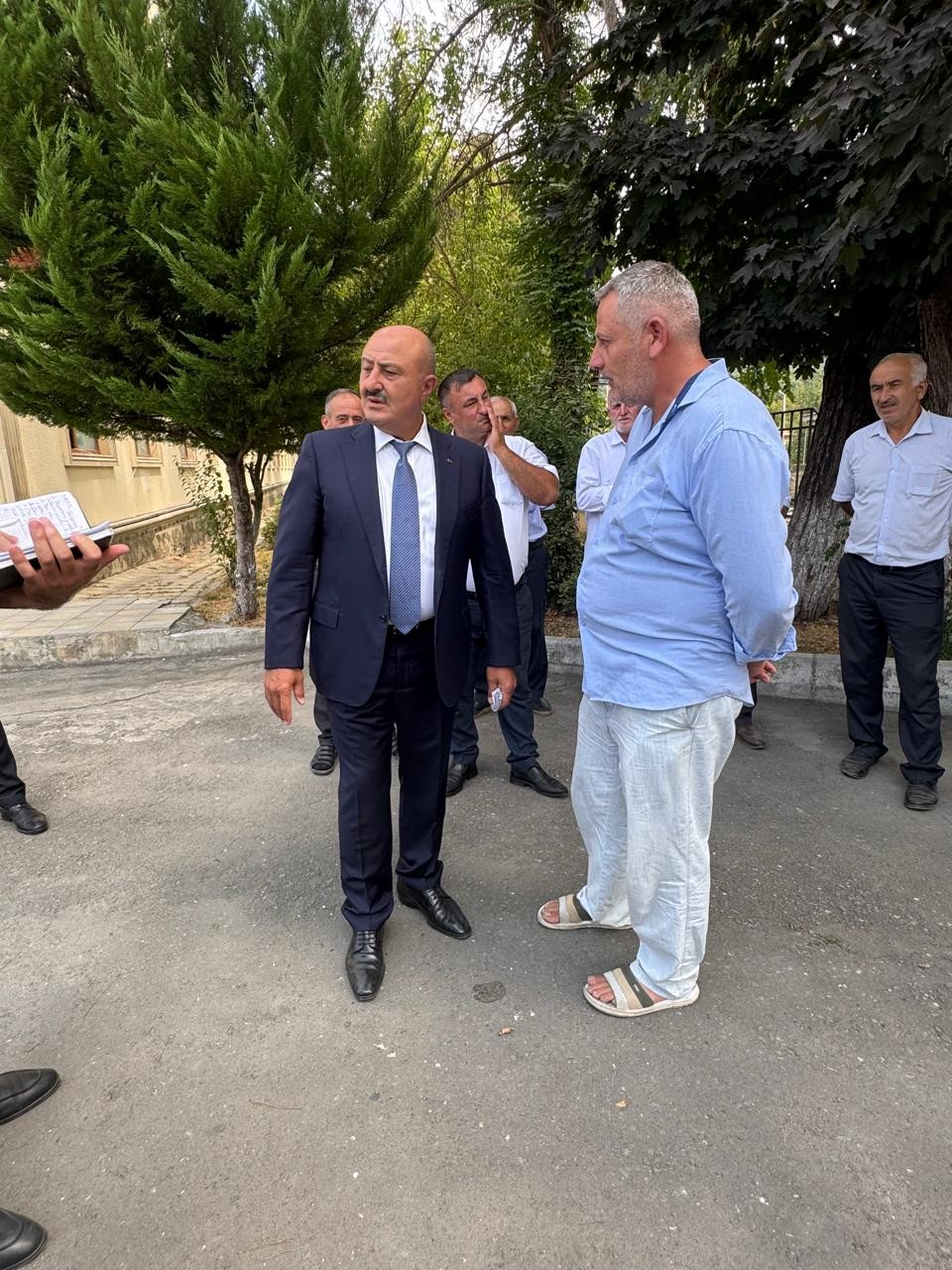 Deputat Asif Əsgərov şəhid ailəsini ziyarət edib, vətəndaşlarla görüşdü  - FOTOLAR