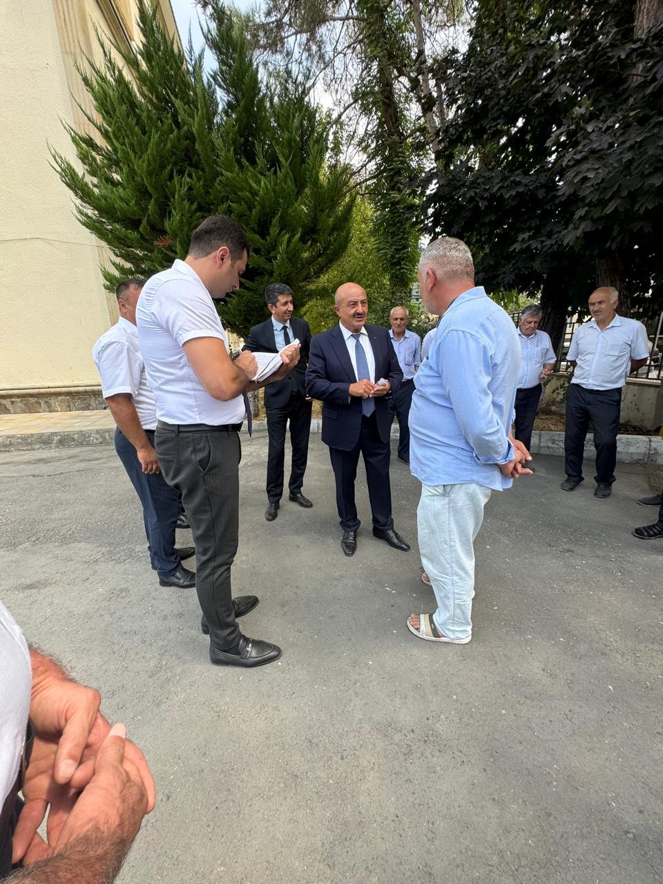 Deputat Asif Əsgərov şəhid ailəsini ziyarət edib, vətəndaşlarla görüşdü  - FOTOLAR