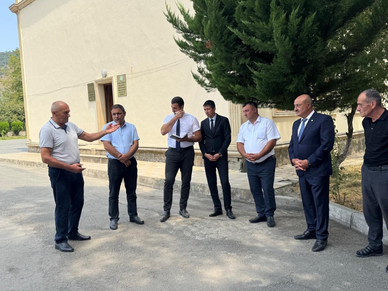 Deputat Asif Əsgərov şəhid ailəsini ziyarət edib, vətəndaşlarla görüşdü  - FOTOLAR