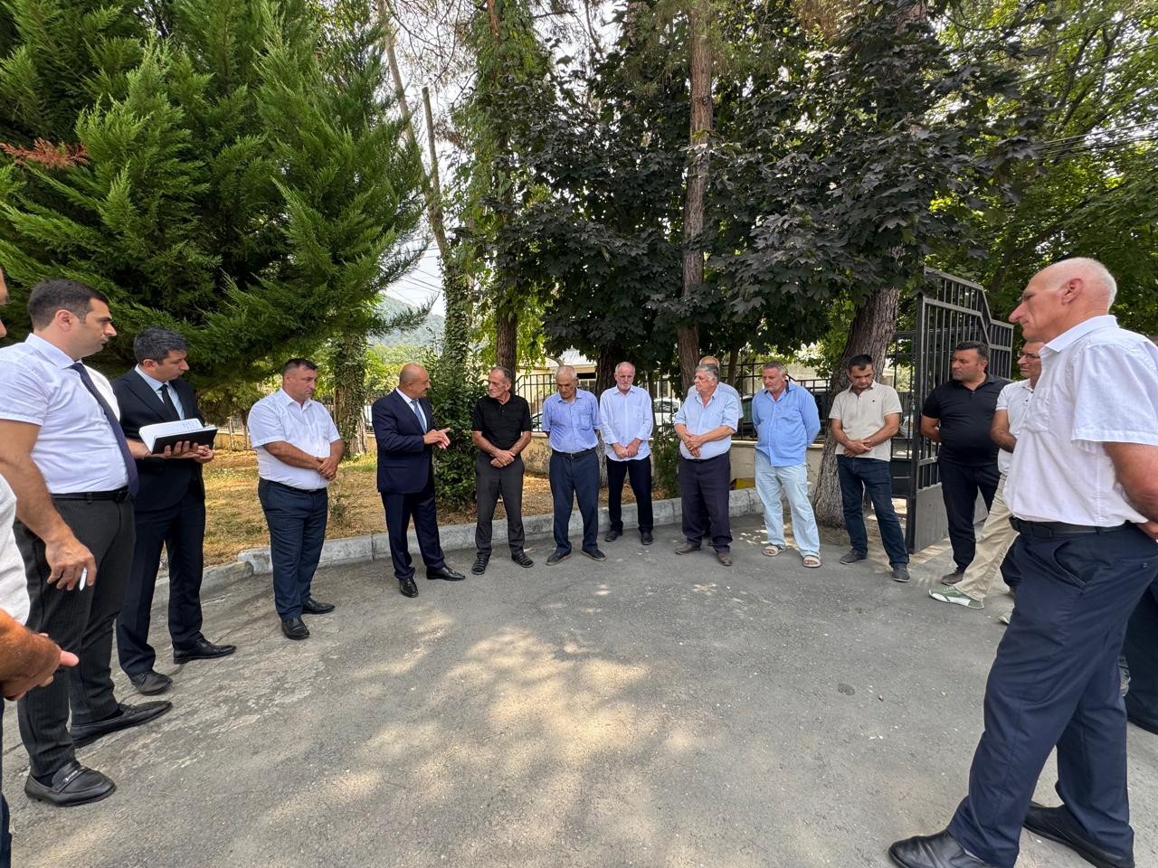 Deputat Asif Əsgərov şəhid ailəsini ziyarət edib, vətəndaşlarla görüşdü  - FOTOLAR