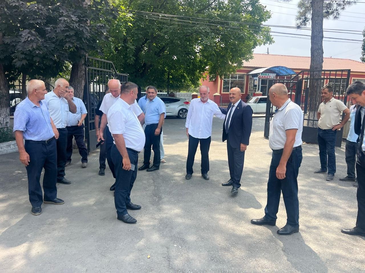 Deputat Asif Əsgərov şəhid ailəsini ziyarət edib, vətəndaşlarla görüşdü  - FOTOLAR