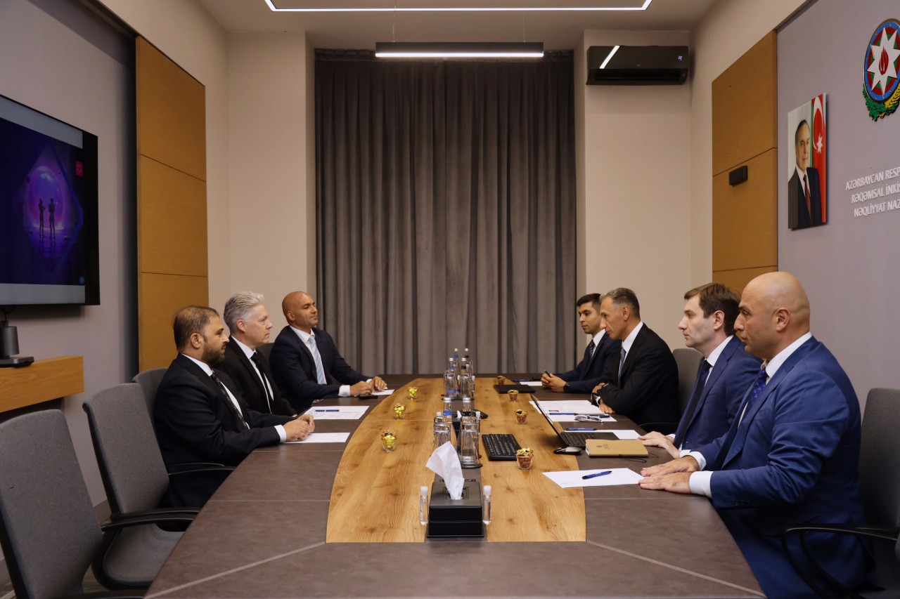 Rəşad Nəbiyev Kris Hevişlə müzakirələr apardı - FOTOLAR