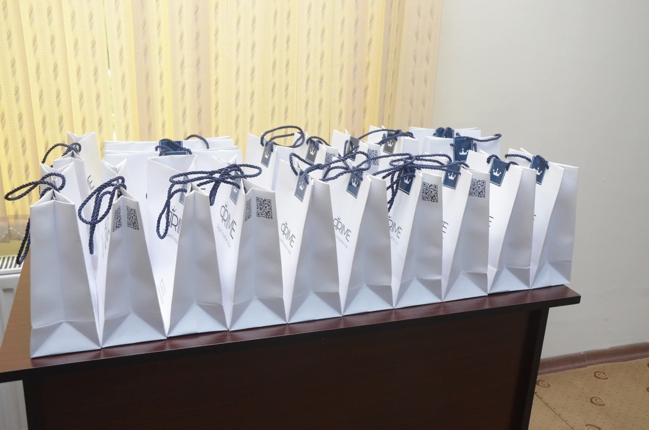 Qəbul imtahanlarında yüksək bal toplayan məzunlarla görüş keçirildi - FOTOLAR