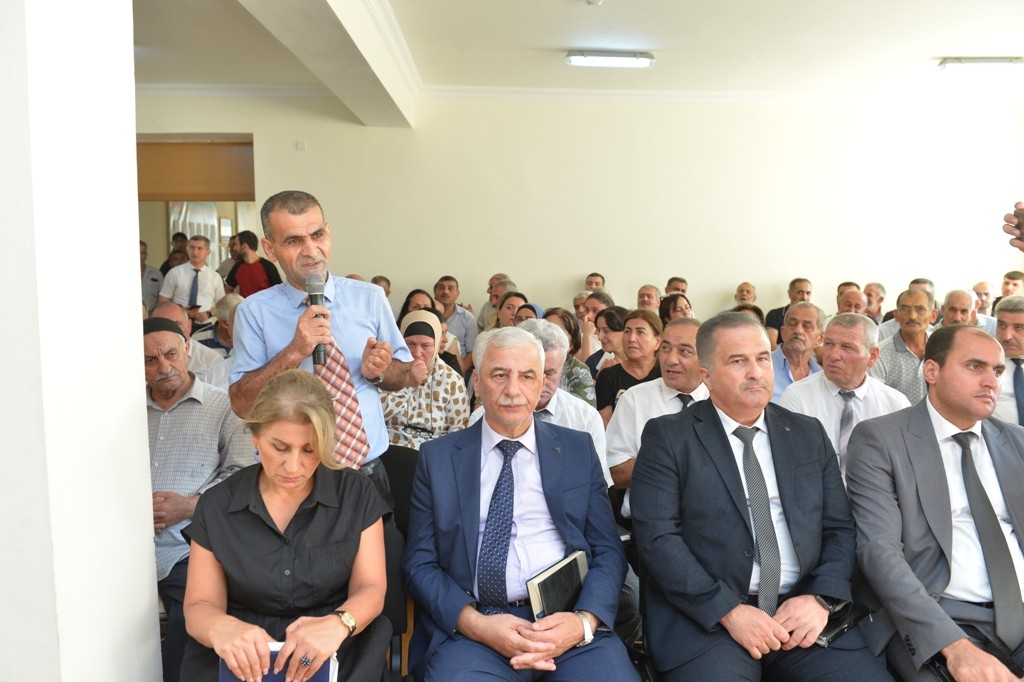Taleh Qaraşov sakinlərin qayğı və problemlərini dinləyib - FOTOLAR