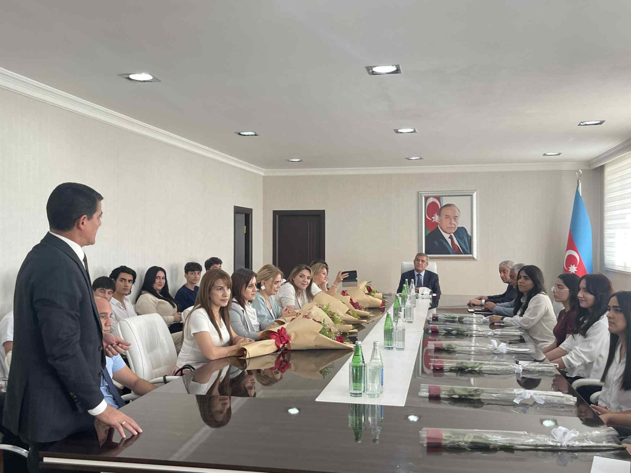 Süleyman Mikayılov məzunlarla görüş keçirdi - FOTOLAR