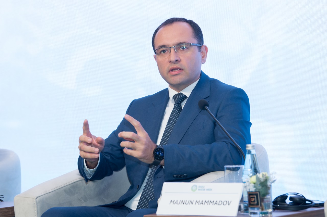 Nazir Məcnun Məmmədov konfransda çıxış edib - FOTOLAR