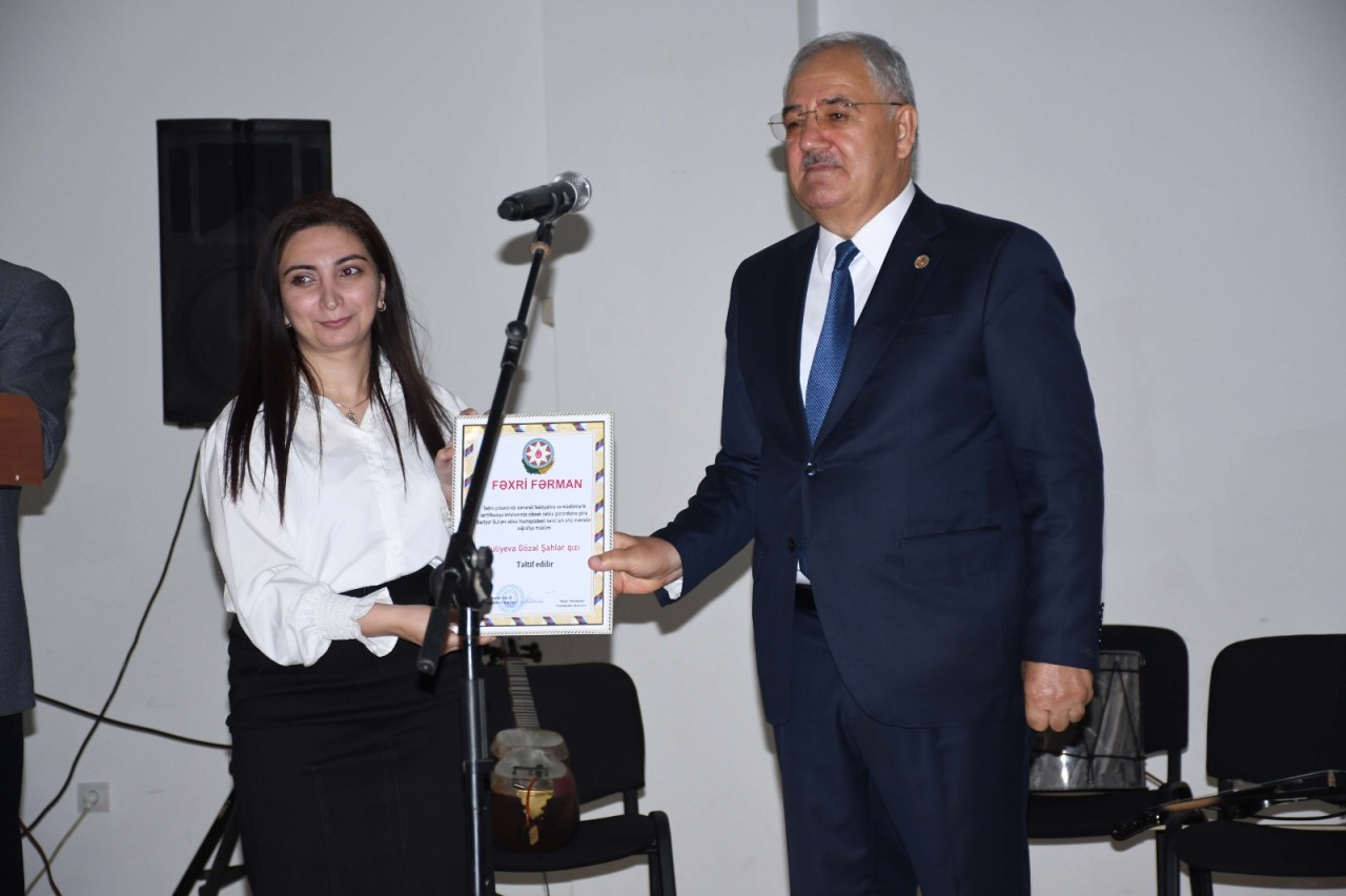 İcra başçısı Vaqif Həsənov yüksək bal toplayan abituriyentlərlə görüşdü - FOTOLAR