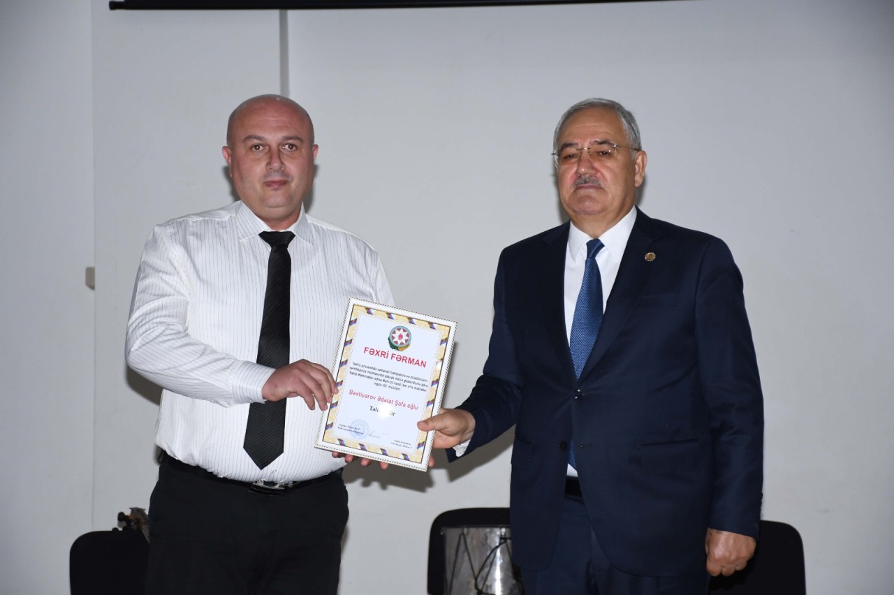 İcra başçısı Vaqif Həsənov yüksək bal toplayan abituriyentlərlə görüşdü - FOTOLAR