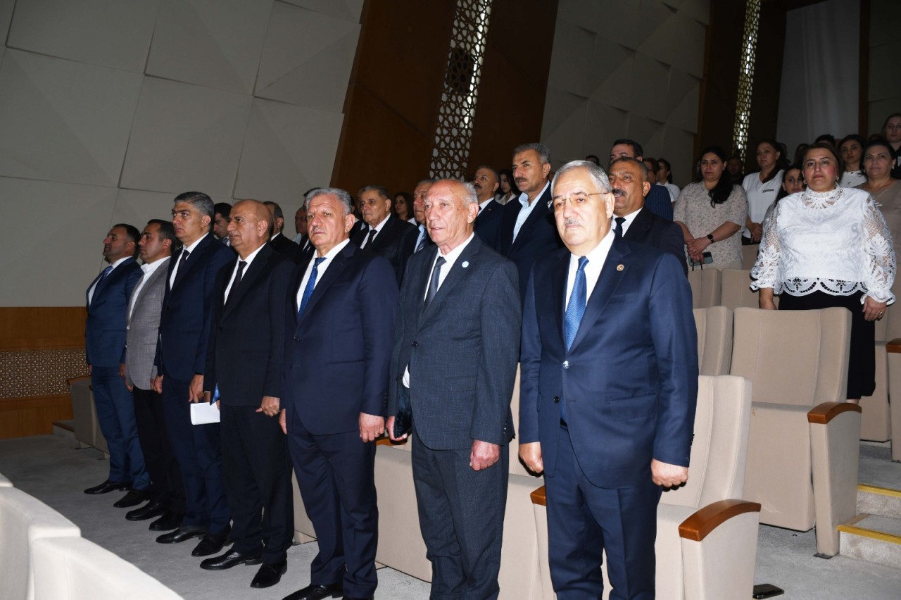 İcra başçısı Vaqif Həsənov yüksək bal toplayan abituriyentlərlə görüşdü - FOTOLAR