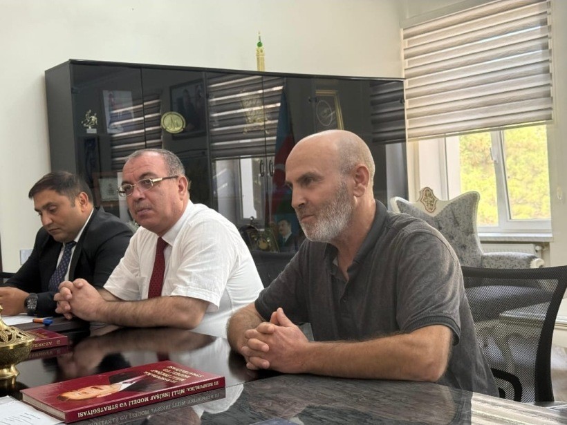 Adil Xudadatov növbəti dəfə şəhər sakinlərini qəbul edib - FOTOLAR
