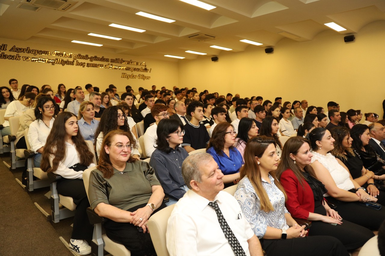 Xətai RİH-də yüksək bal toplayan gənclərlə görüş keçirilib - FOTOLAR