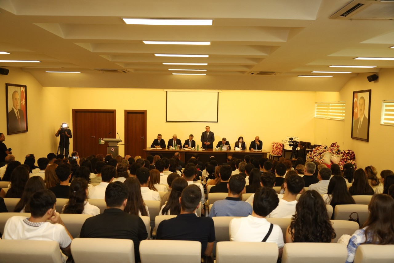 Xətai RİH-də yüksək bal toplayan gənclərlə görüş keçirilib - FOTOLAR