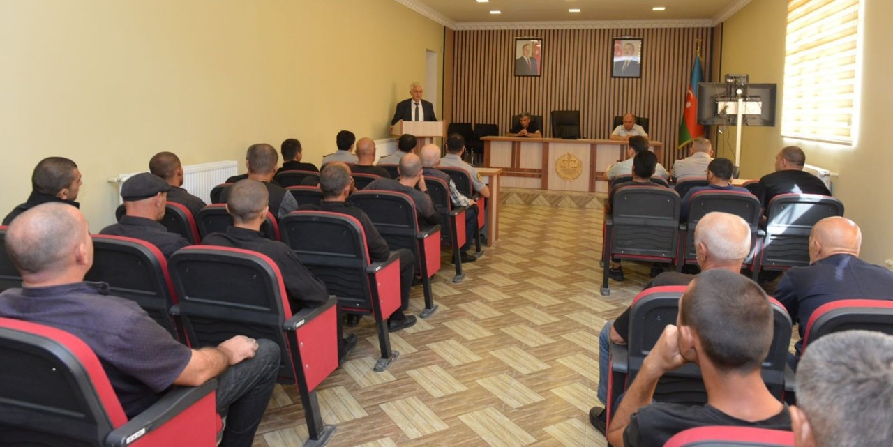 Məhkumlarla görüşlər keçirildi - FOTOLAR