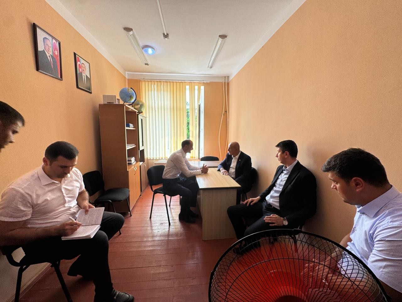 Asif Əsgərov seçicilərin problemlərini dinlədi - FOTOLAR