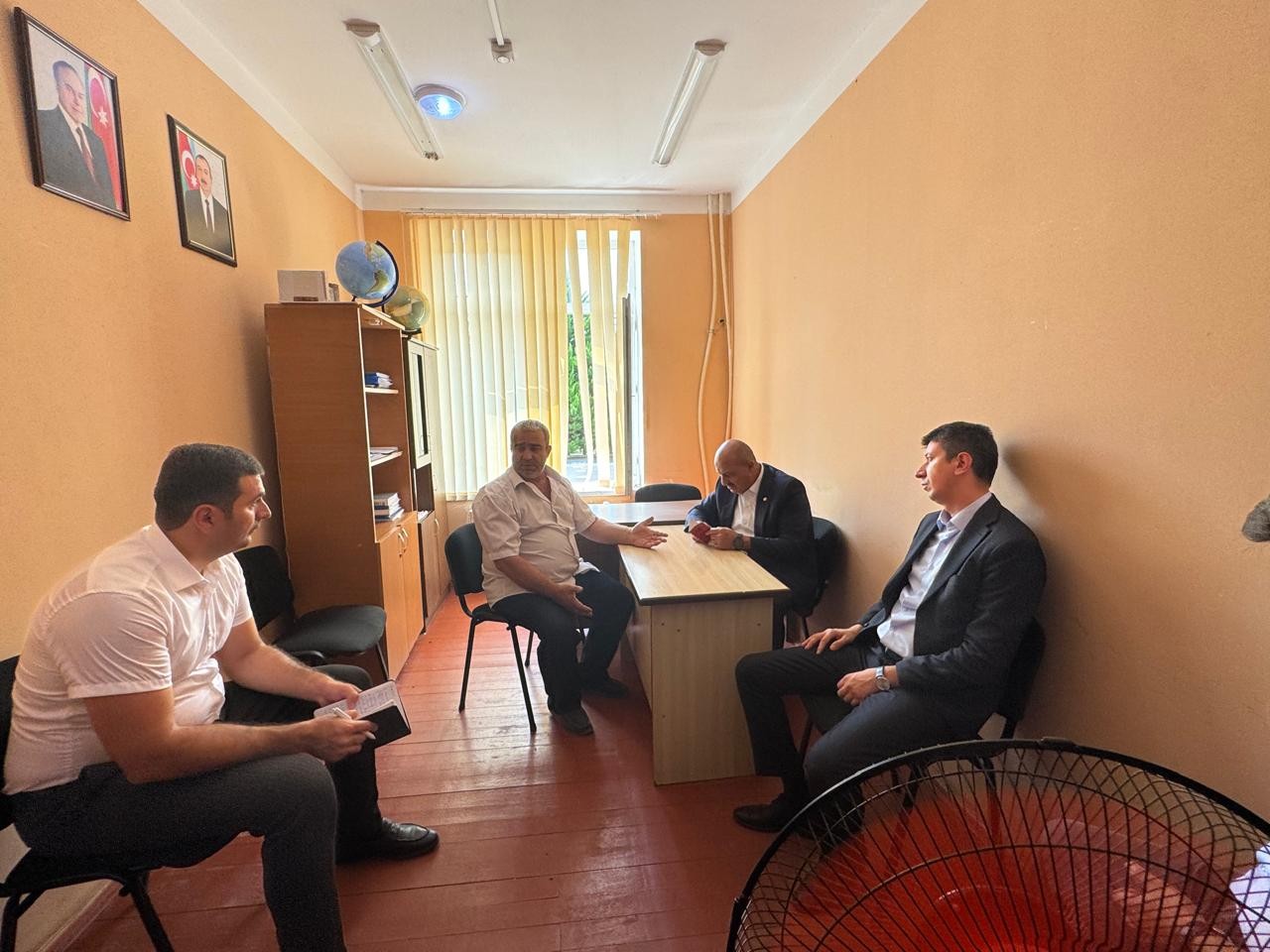 Asif Əsgərov seçicilərin problemlərini dinlədi - FOTOLAR