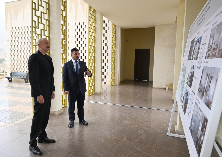 Dövlət başçısı Hadrut qəsəbəsində məscidin açılışını etdi - FOTOLAR