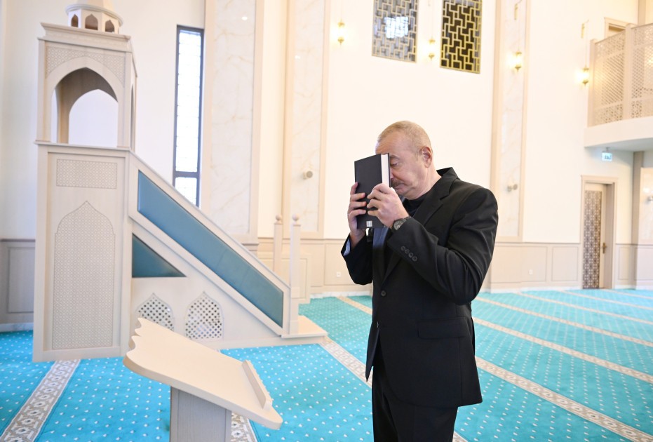 Dövlət başçısı Hadrut qəsəbəsində məscidin açılışını etdi - FOTOLAR