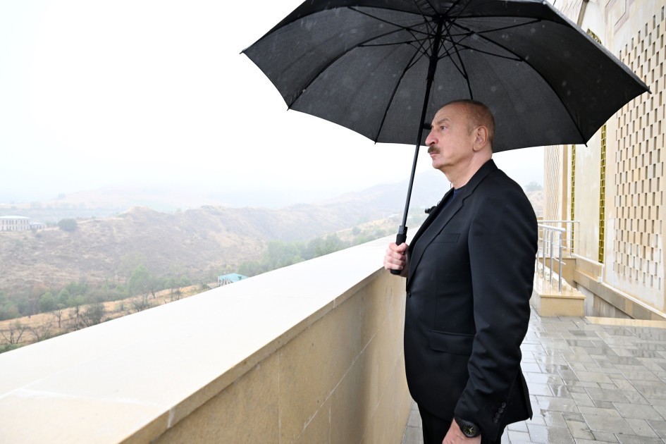 Dövlət başçısı Hadrut qəsəbəsində məscidin açılışını etdi - FOTOLAR