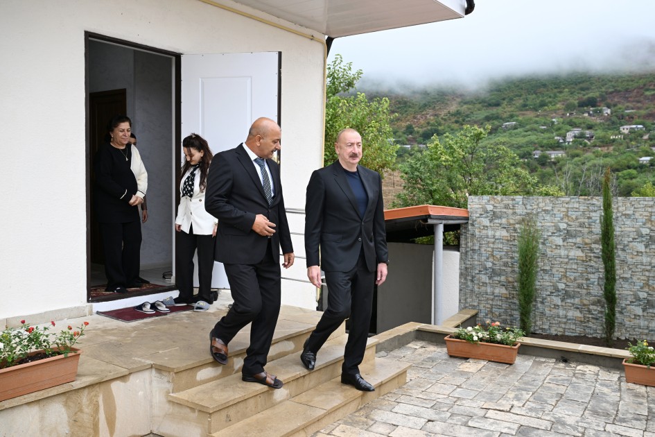 Prezident Sos sakininin evində oldu - FOTOLAR (VİDEO)