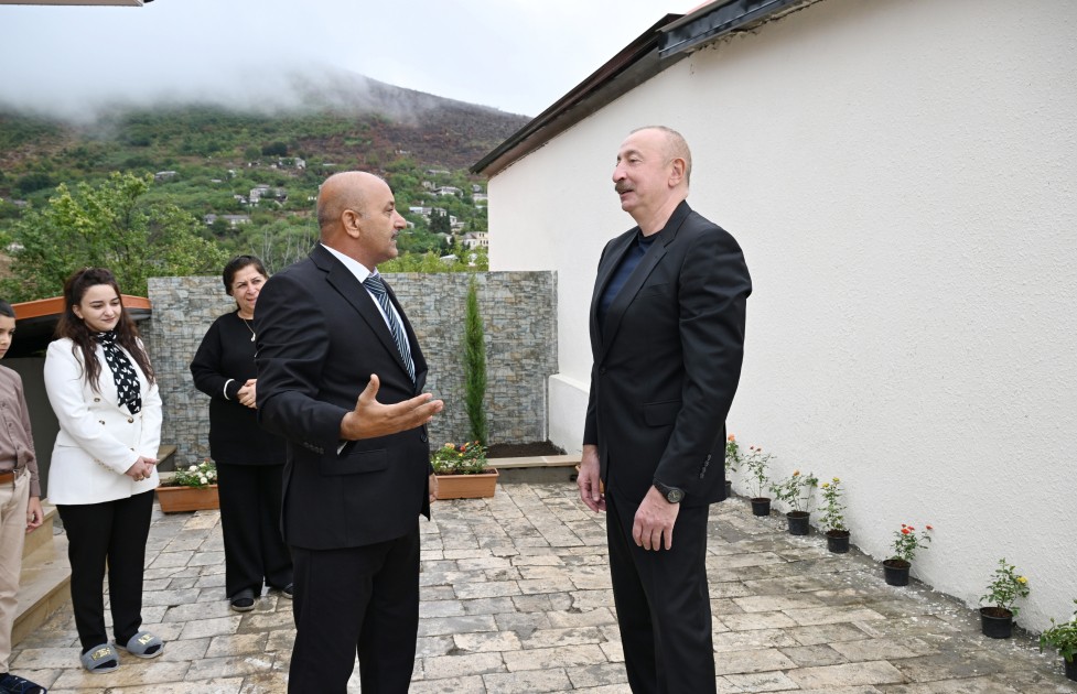 Prezident Sos sakininin evində oldu - FOTOLAR (VİDEO)