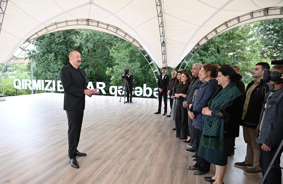 Prezident Xocavənddə sakinlərlə görüşdü - FOTOLAR (YENİLƏNİB)