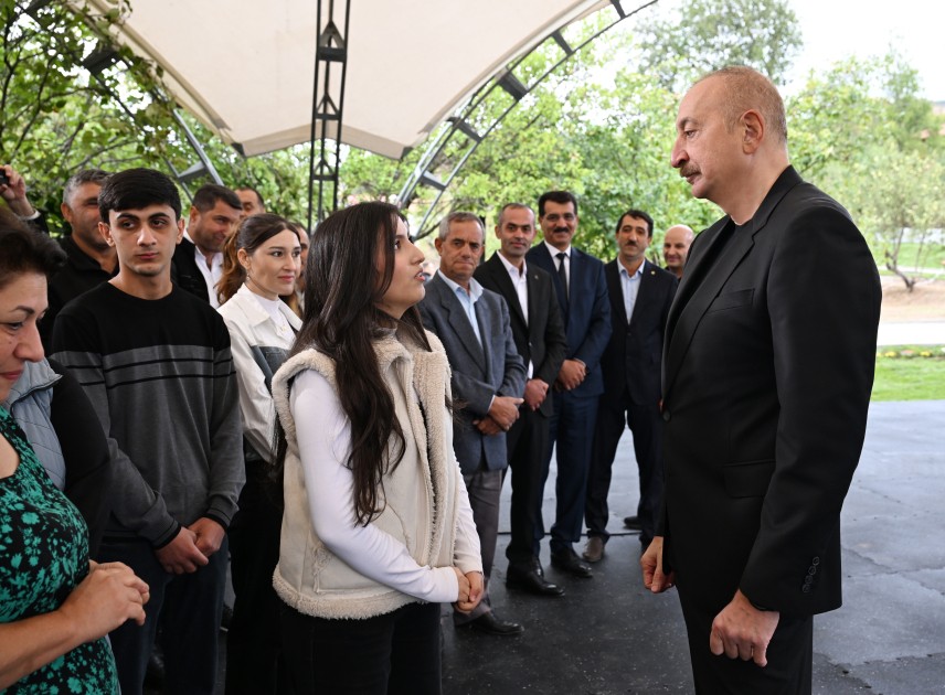 Prezident 4 kəndin sakinləri ilə görüşdü - FOTOLAR (YENİLƏNİB)