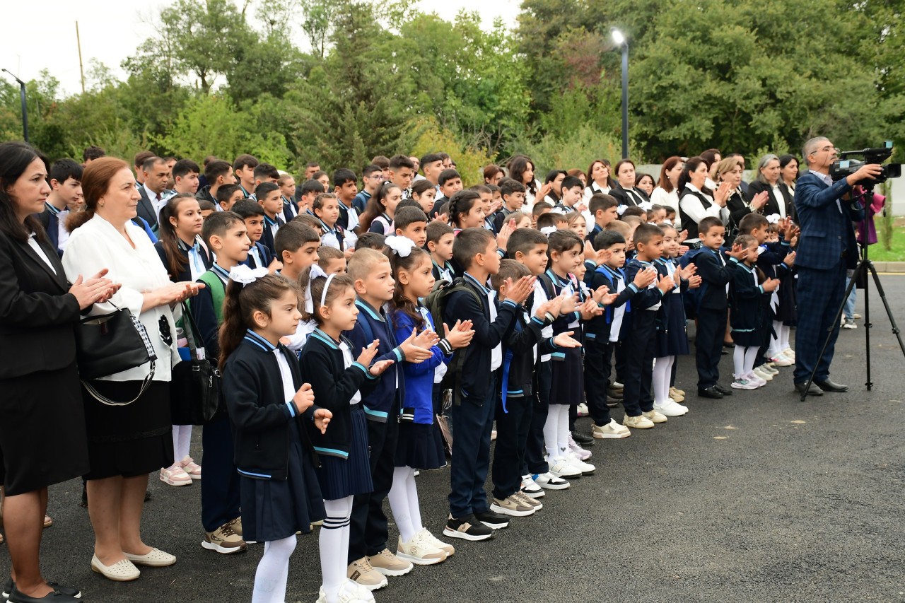 Ağdamda yeni məktəb binasının açılışı olub - FOTOLAR