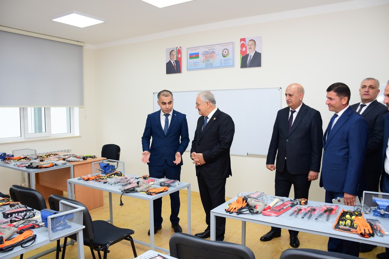 Ağdamda yeni məktəb binasının açılışı olub - FOTOLAR