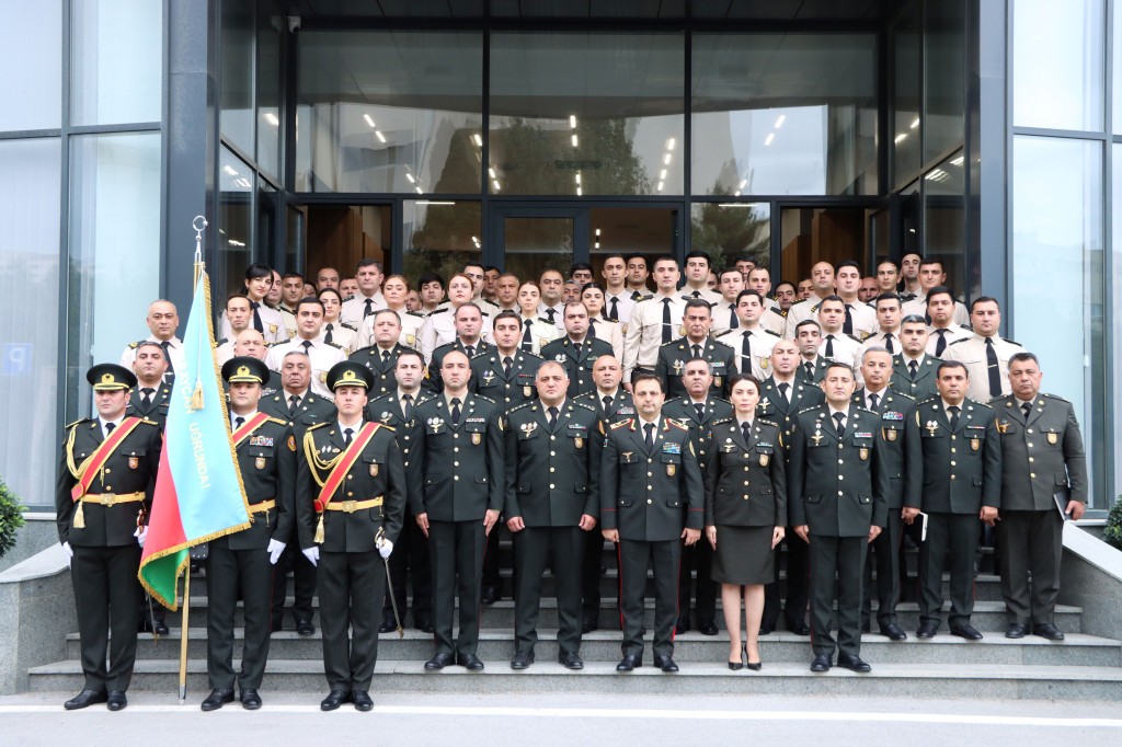 SOMDA-da Döyüş Bayrağının təqdim olunması ilə bağlı tədbir keçirilib - FOTOLAR