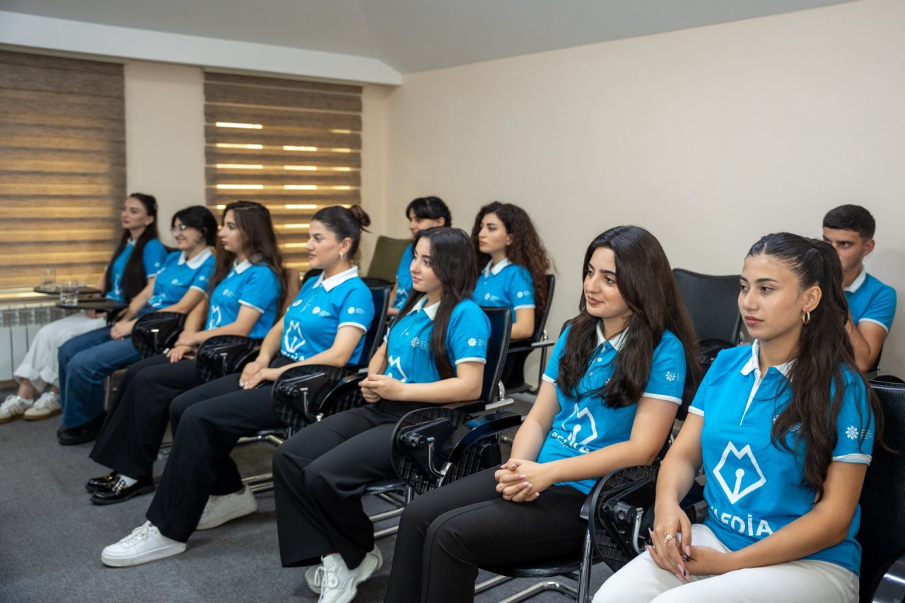 Əhməd İsmayılov MEDİA könüllüləri ilə görüş keçirdi - FOTOLAR