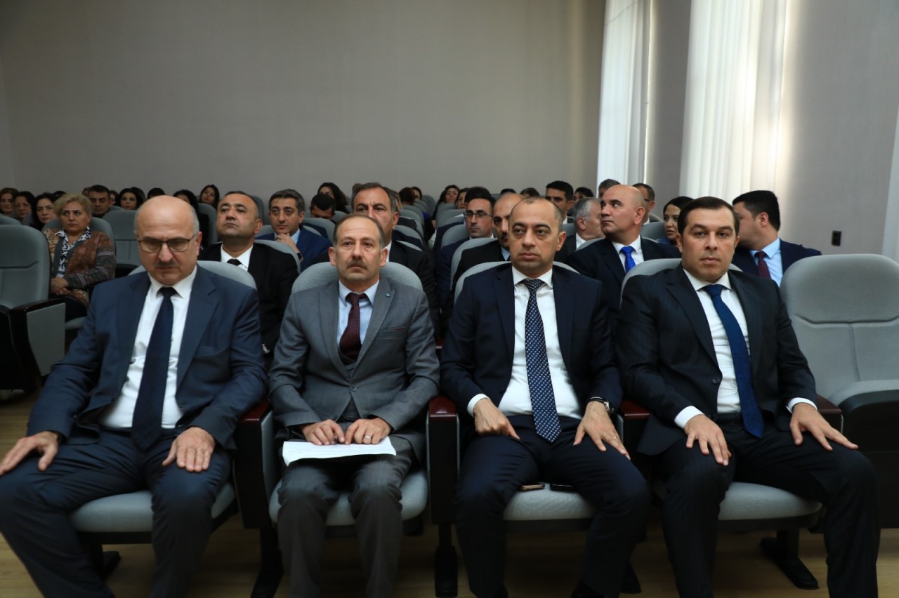 Niyazi Bayramov vətəndaşların müraciətlərini dinlədi - FOTOLAR