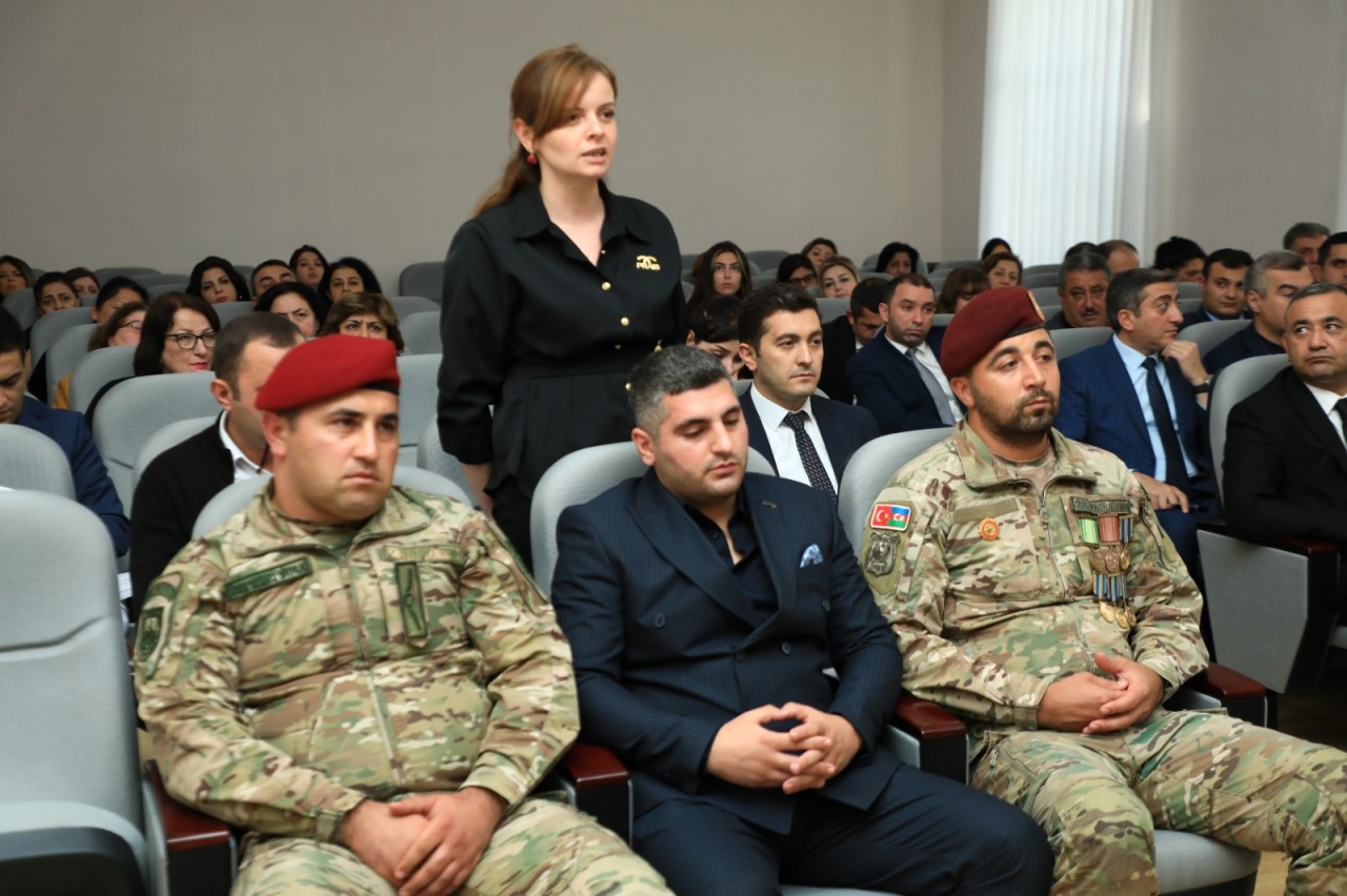 Niyazi Bayramov vətəndaşların müraciətlərini dinlədi - FOTOLAR