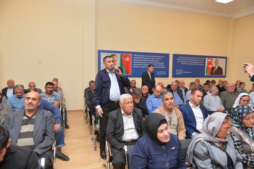 Taleh Qaraşov kənd sakinlərinin problemlərini dinlədi - FOTOLAR