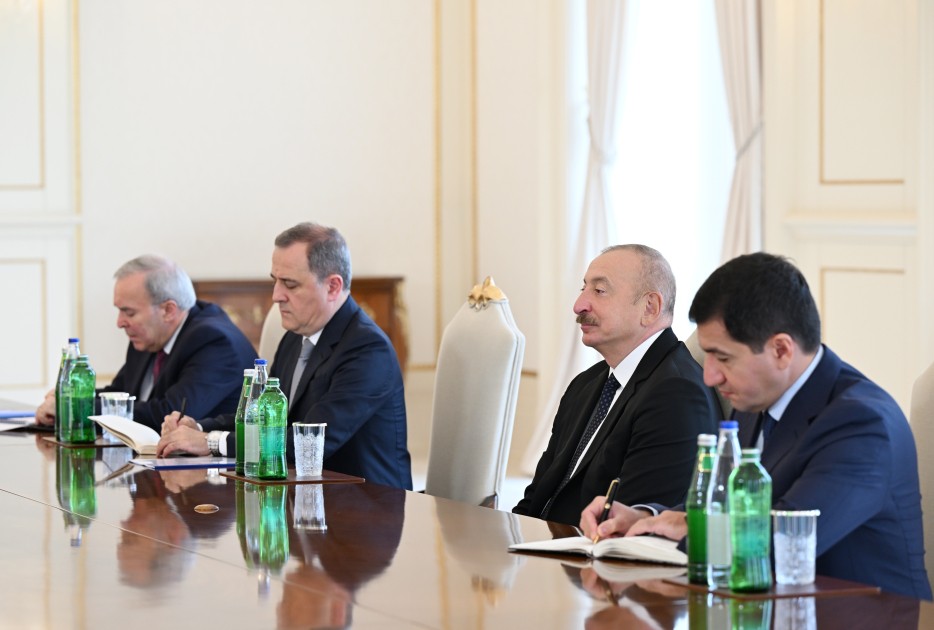 Prezident qəbul keçirdi - FOTOLAR