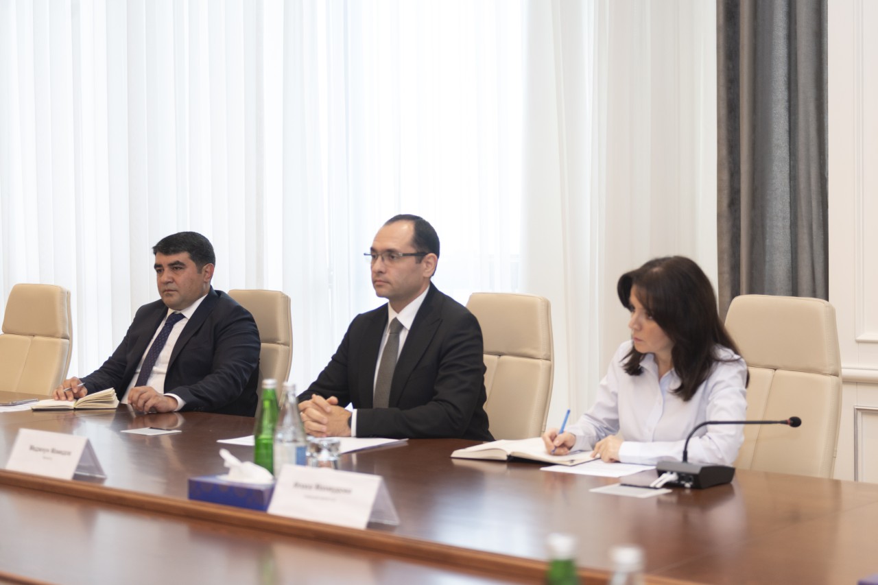 Məcnun Məmmədov Monqolustan səfiri ilə görüşdü - FOTOLAR