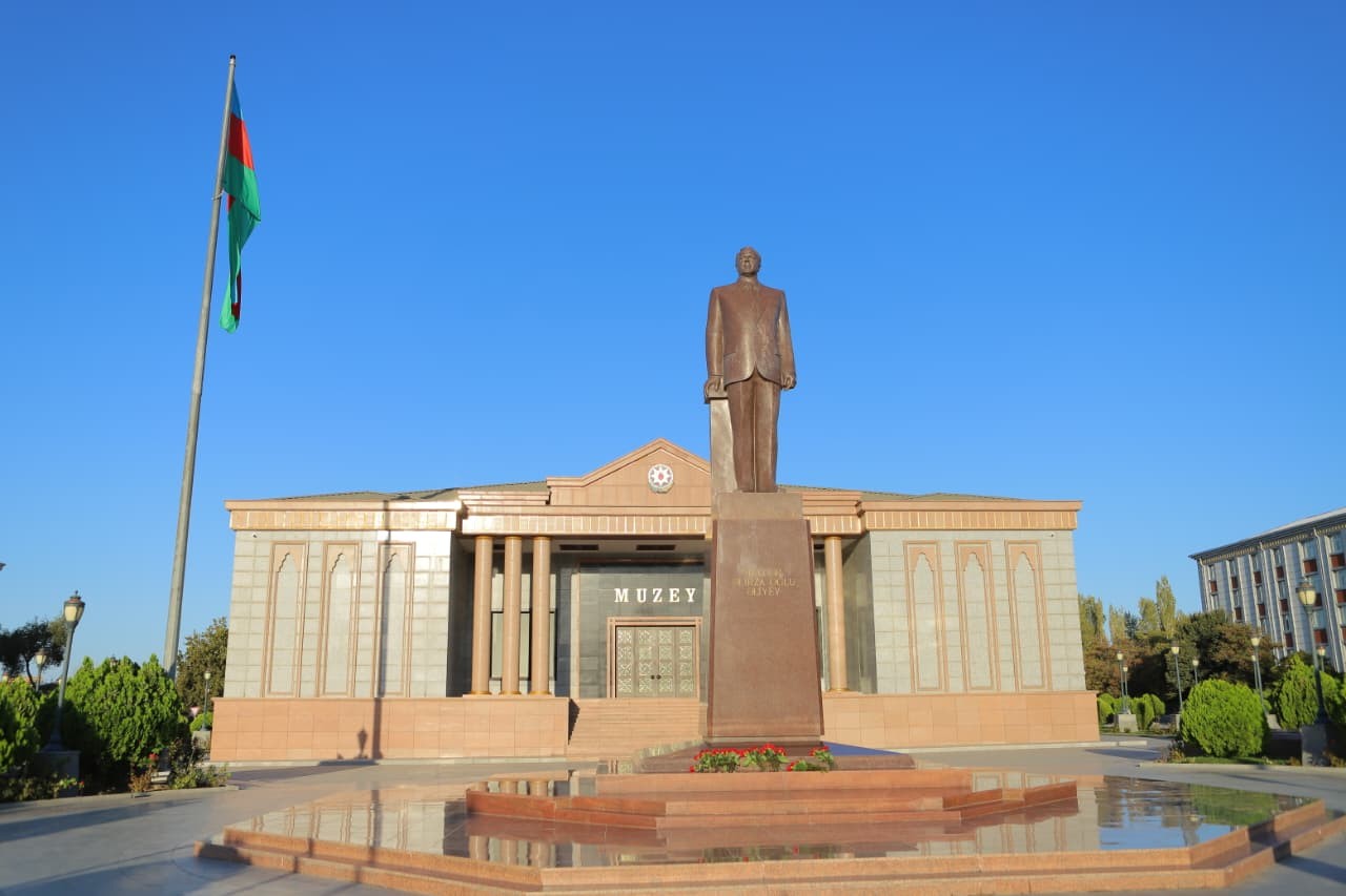 Baş prokuror Naxçıvanda vətəndaşları qəbul etdi - FOTOLAR